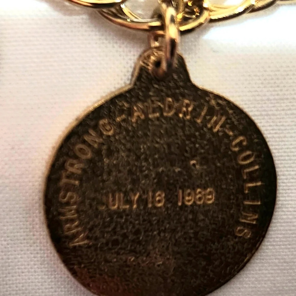 Vintage NASA Charm Bracelet Apollo Moon Mission Astronaut Armstrong Aldrin - Picture 8 of 14